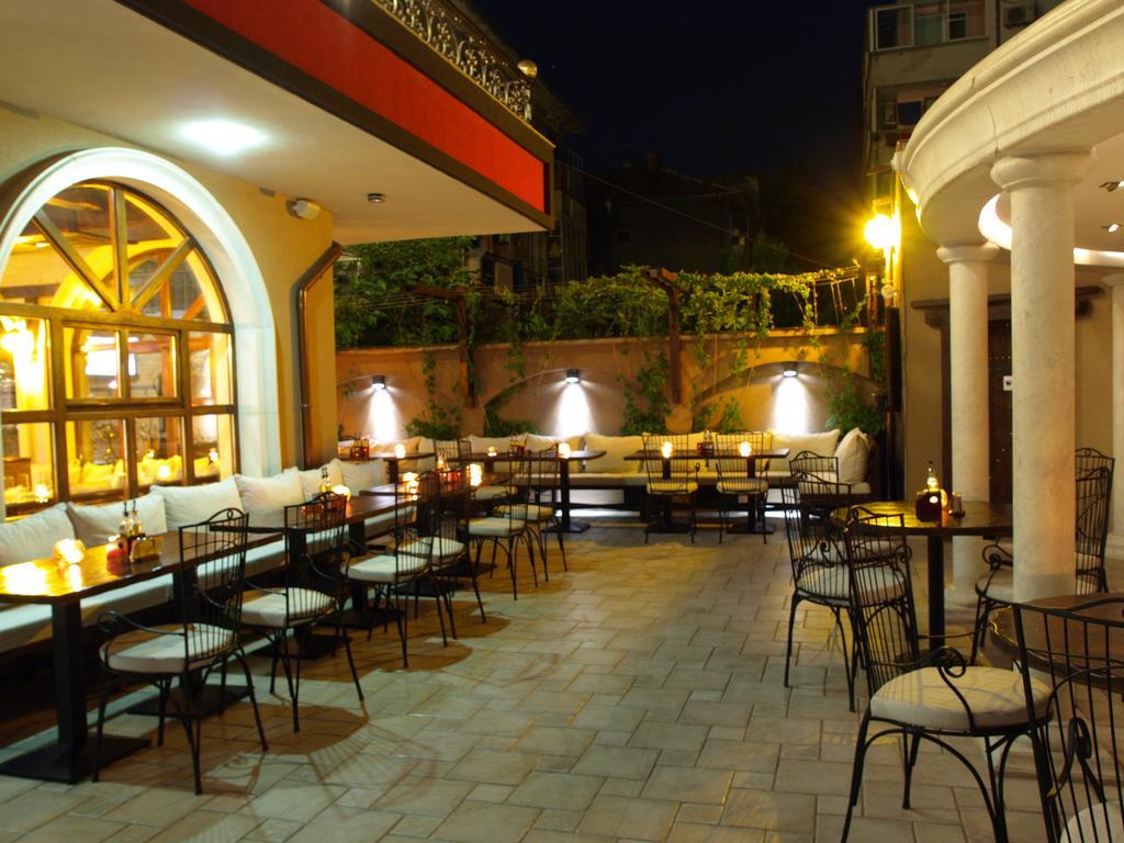 Семеен Хотел Опера Burgas Exterior foto